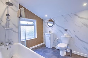 2 Bed House, Family Friendly With Garden