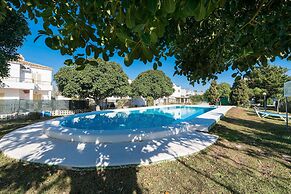 Ropit in Alc dia With 2 Bedrooms and 1 Bathrooms