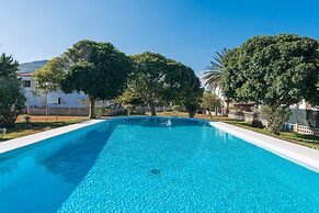 Ropit in Alc dia With 2 Bedrooms and 1 Bathrooms