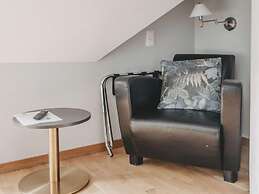 Cosy 4 Star Room With Free Breakfast