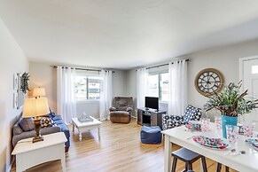 Waterfront Port Clinton Cottage: 5 Mi to Lake Erie