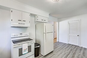 Waterfront Port Clinton Cottage: 5 Mi to Lake Erie