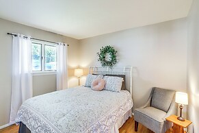 Waterfront Port Clinton Cottage: 5 Mi to Lake Erie