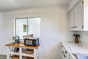 Waterfront Port Clinton Cottage: 5 Mi to Lake Erie