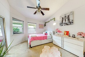 Family-friendly North Lauderdale Home w/ Grill!