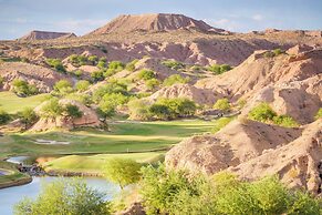 Golf Course Getaway Near Wolf Creek in Mesquite