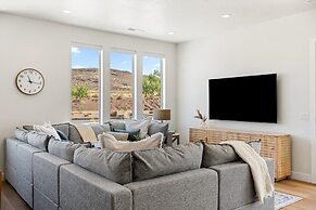 Green Acres 8 Bedroom Townhouse