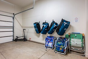 Green Acres 8 Bedroom Townhouse