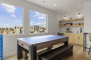 Green Acres 8 Bedroom Townhouse