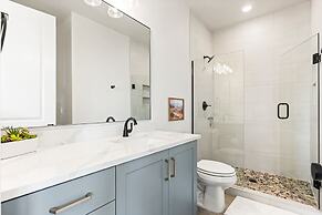 Green Acres 8 Bedroom Townhouse