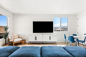 Green Acres 8 Bedroom Townhouse