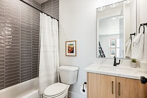 Green Acres 8 Bedroom Townhouse