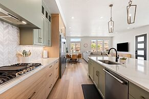 Green Acres 8 Bedroom Townhouse