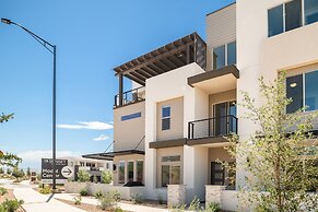 Green Acres 8 Bedroom Townhouse