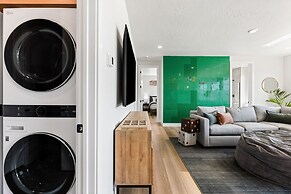 Green Acres 8 Bedroom Townhouse