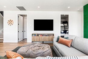 Green Acres 8 Bedroom Townhouse