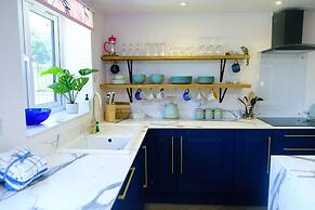 Wave Cottage Bristol