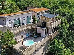 Appealing Vacation Home With Free Breakfast