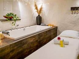 Appealing Vacation Home With Free Breakfast