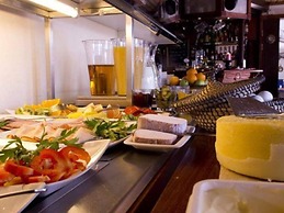 Nice 4-star Hotel Room With Free Breakfast