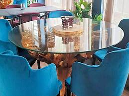 Nice 4-star Hotel Room With Free Breakfast