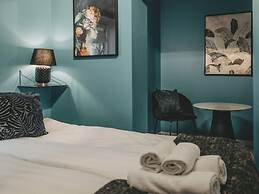 Nice 4-star Hotel Room With Free Breakfast