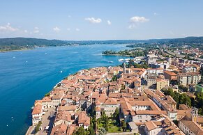 Modern Apartment in Arona