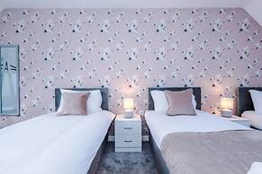 Lovely three bed home Manchester