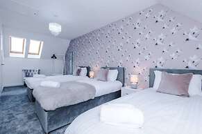 Lovely three bed home Manchester