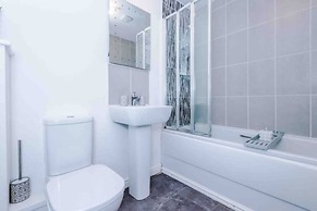 Lovely three bed home Manchester