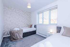 Lovely three bed home Manchester