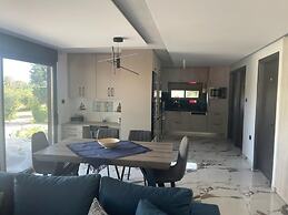 Sea View Apartment Patras