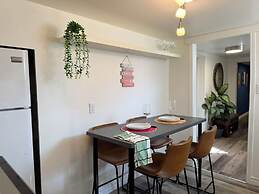 Sunrise BnB with Free Parking