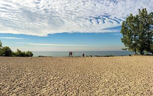 Sunrise BnB with Free Parking