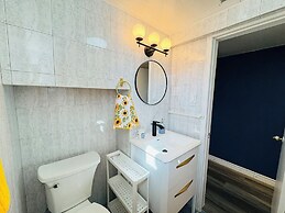 Sunrise BnB with Free Parking