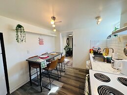 Sunrise BnB with Free Parking