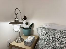 Sunrise BnB with Free Parking
