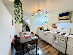 Sunrise BnB with Free Parking