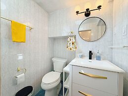 Sunrise BnB with Free Parking