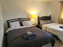Minutes from Ottawa Airport Short-Term