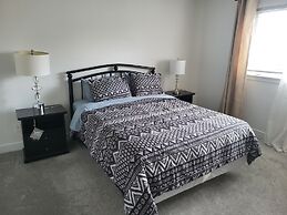 Minutes from Ottawa Airport Short-Term