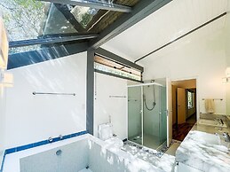 Arquitetura única na Granja Viana