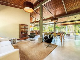 Arquitetura única na Granja Viana