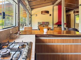 Arquitetura única na Granja Viana