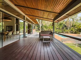 Arquitetura única na Granja Viana