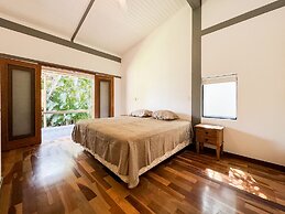 Arquitetura única na Granja Viana