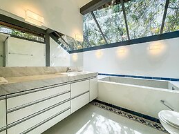 Arquitetura única na Granja Viana