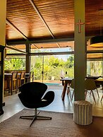 Arquitetura única na Granja Viana