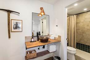 Inn History Tombstone