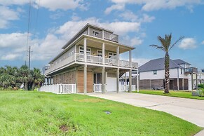 Canal-front Home, Walk to Sea Isle Beach!